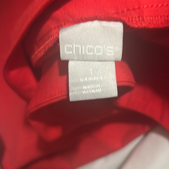 Chico's Slimming Faux Pocket Pull on Capris Size 1 (Medium) in Red Glow - Picture 9 of 11